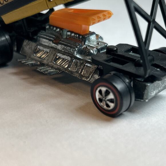 Hot Wheels Redline 1970 S’Cool Bus Yellow Near Mint w/ Button Heavyweights - Picture 5 of 16